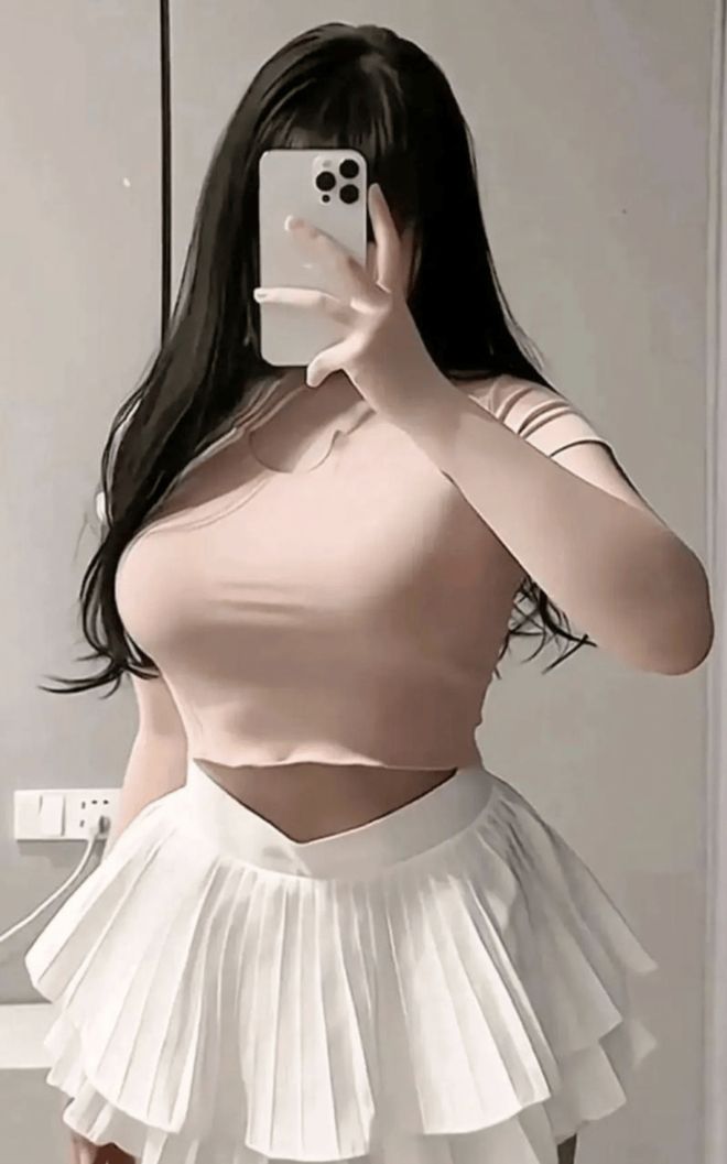 凭这三点成顶流女神网友：她这谁顶得住开元棋牌168cm魔鬼身材！尤佳妮(图4)