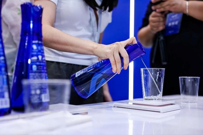 蓝月亮以科技本色驱动洗涤行业新消费势能开元棋牌app双11多平台霸榜背后：(图2)